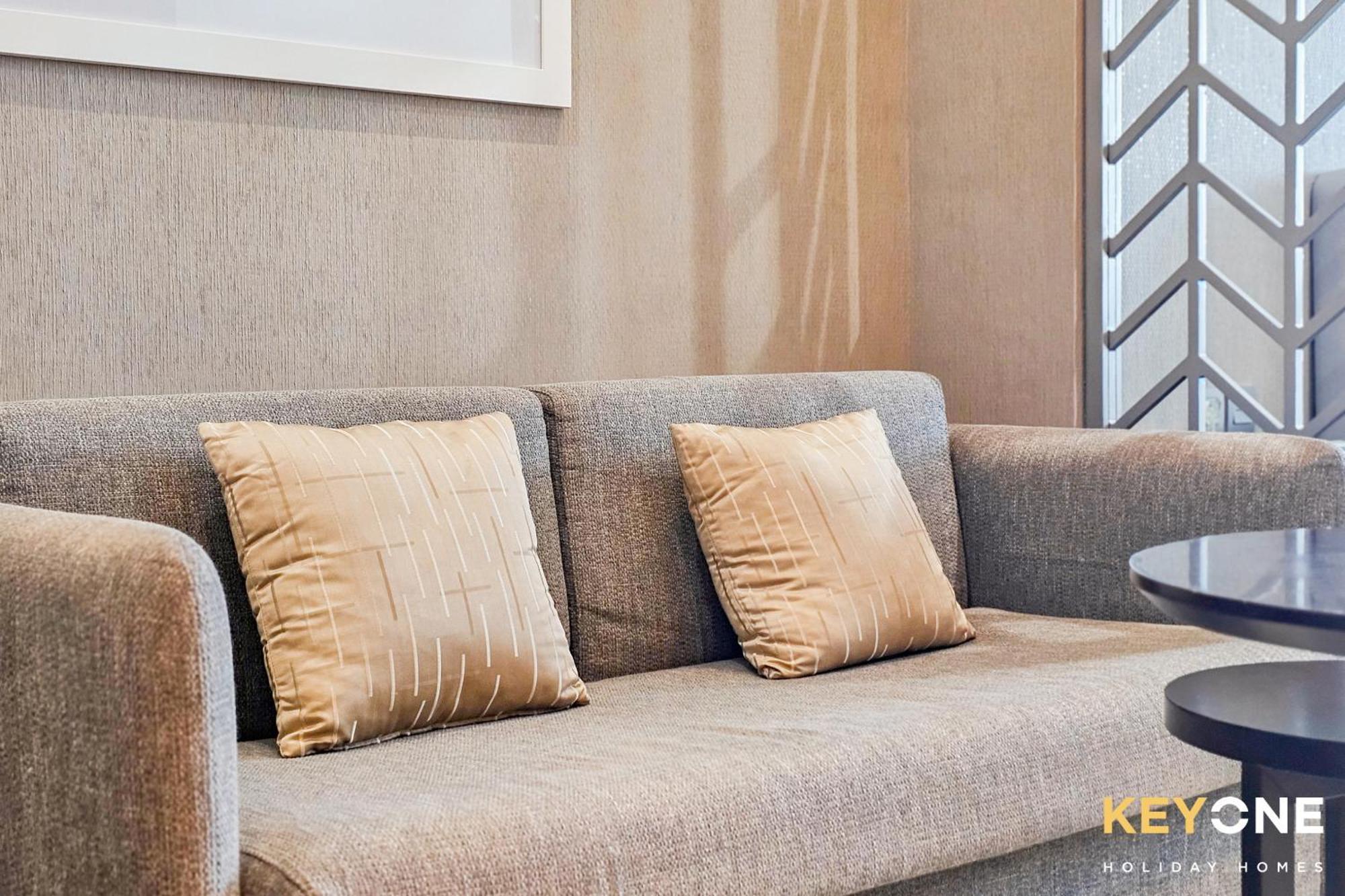 Sleek Studio In Prive With Stunning Canal View ดูไบ ภายนอก รูปภาพ