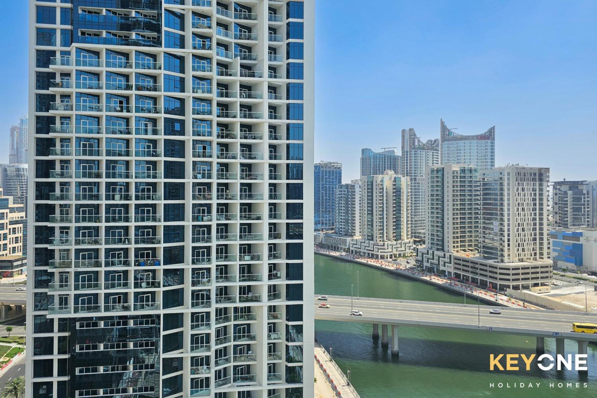 Sleek Studio In Prive With Stunning Canal View ดูไบ ภายนอก รูปภาพ