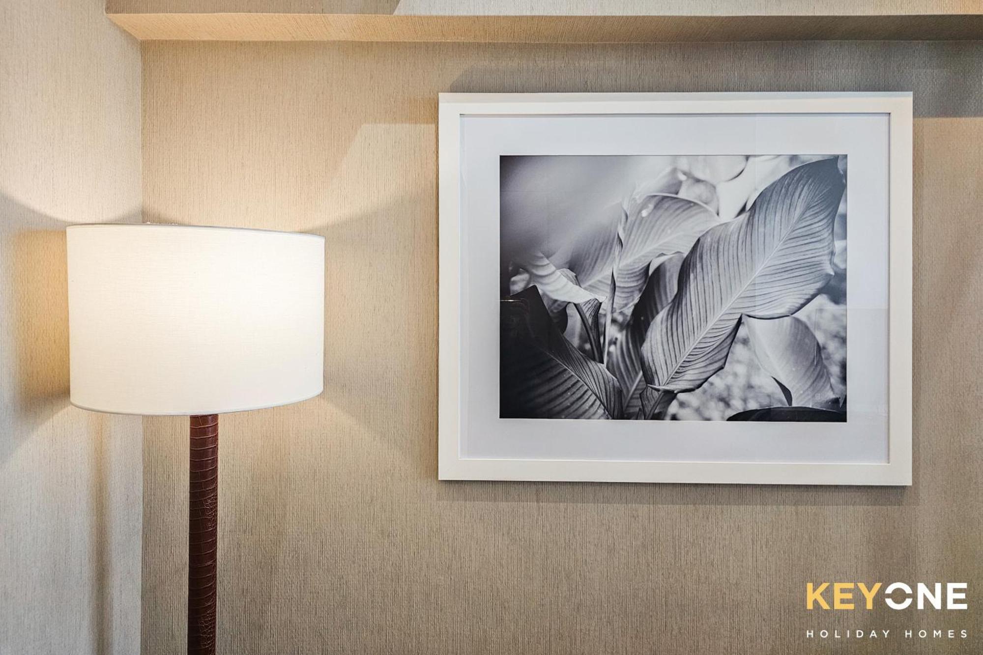 Sleek Studio In Prive With Stunning Canal View ดูไบ ภายนอก รูปภาพ