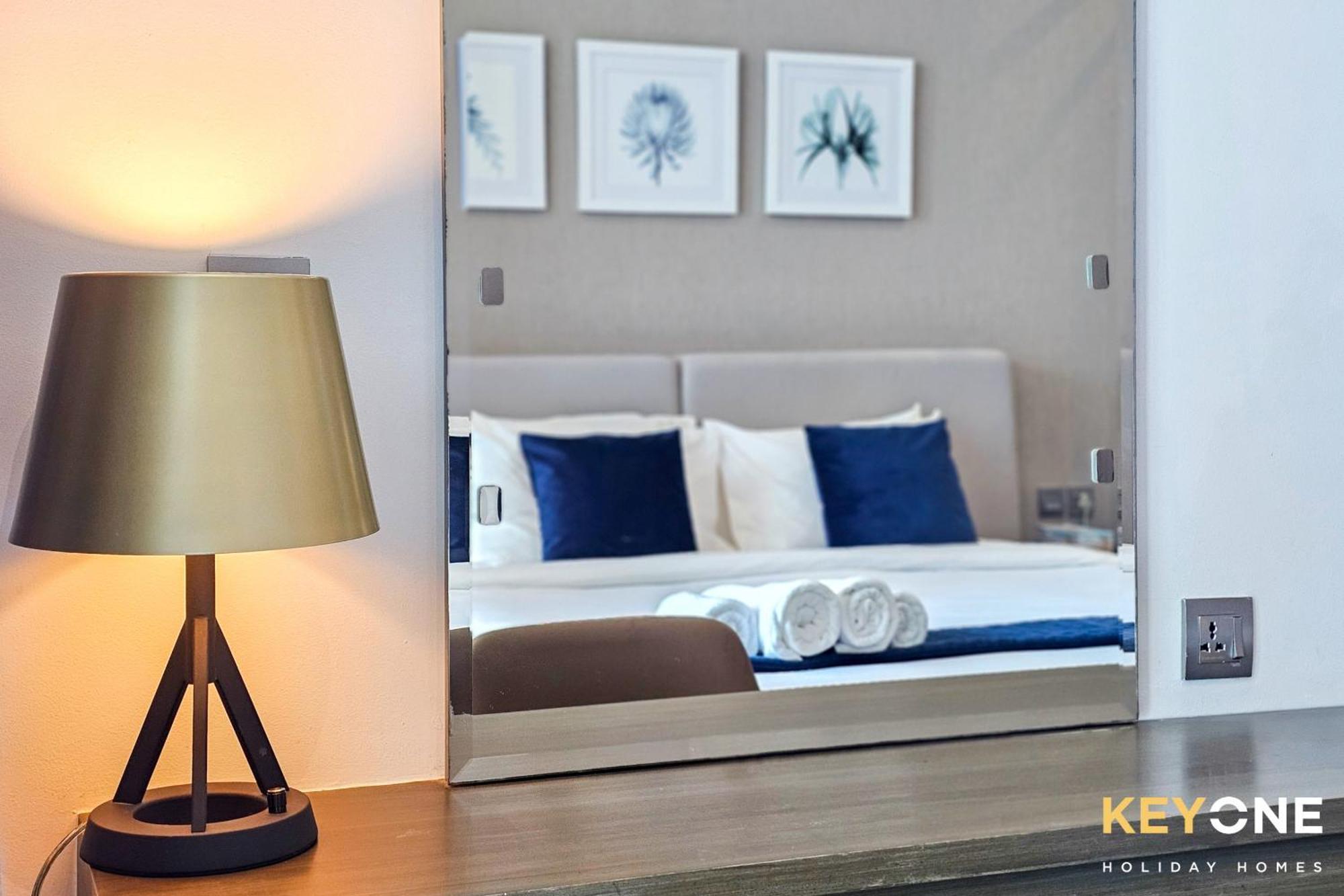 Sleek Studio In Prive With Stunning Canal View ดูไบ ภายนอก รูปภาพ
