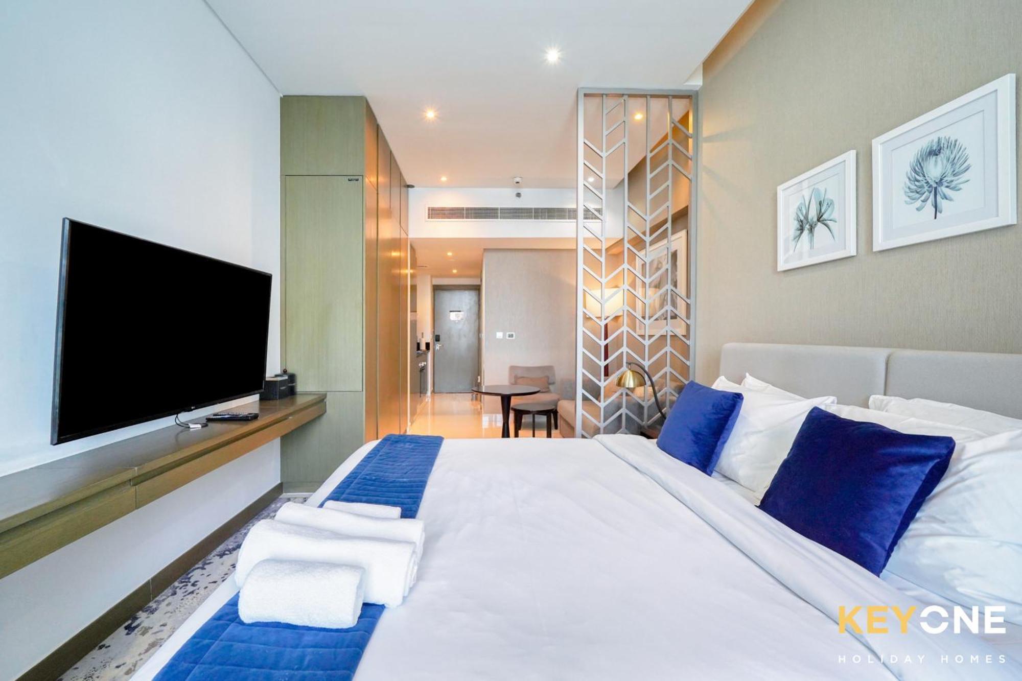 Sleek Studio In Prive With Stunning Canal View ดูไบ ภายนอก รูปภาพ